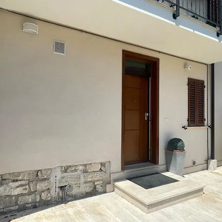 Domus Ponte Cartaro 公寓 *